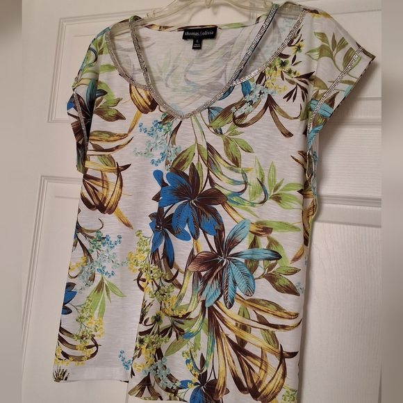 Thomas & Olivia, Large, NWOT Rhinestone Open Shoulder Flowered Top - Picture 4 of 6